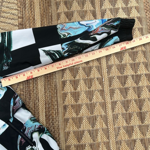 Nike Women’s Black/White Print Half-Zip Hooded Pullover jacket BQ6783-010 SZ M - Picture 5 of 11